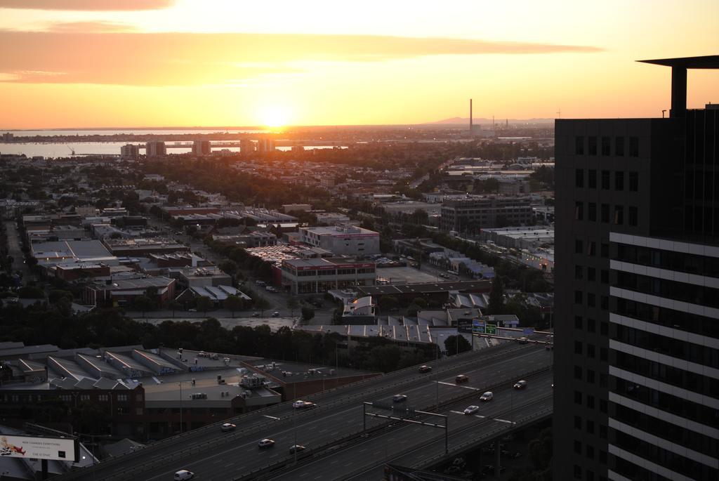 Serviced Apartments Melbourne - Platinum Exterior photo