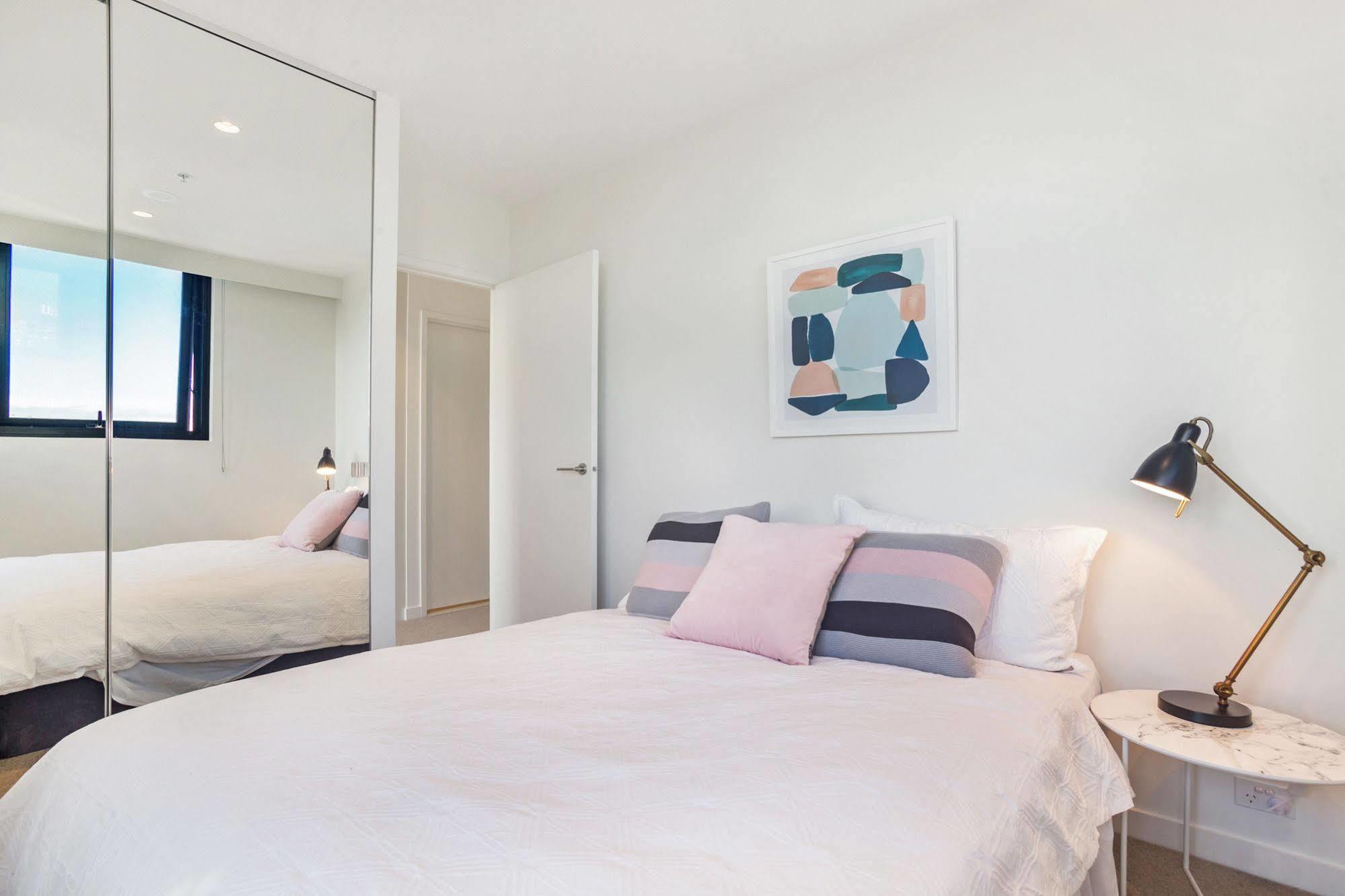 Serviced Apartments Melbourne - Platinum Exterior photo