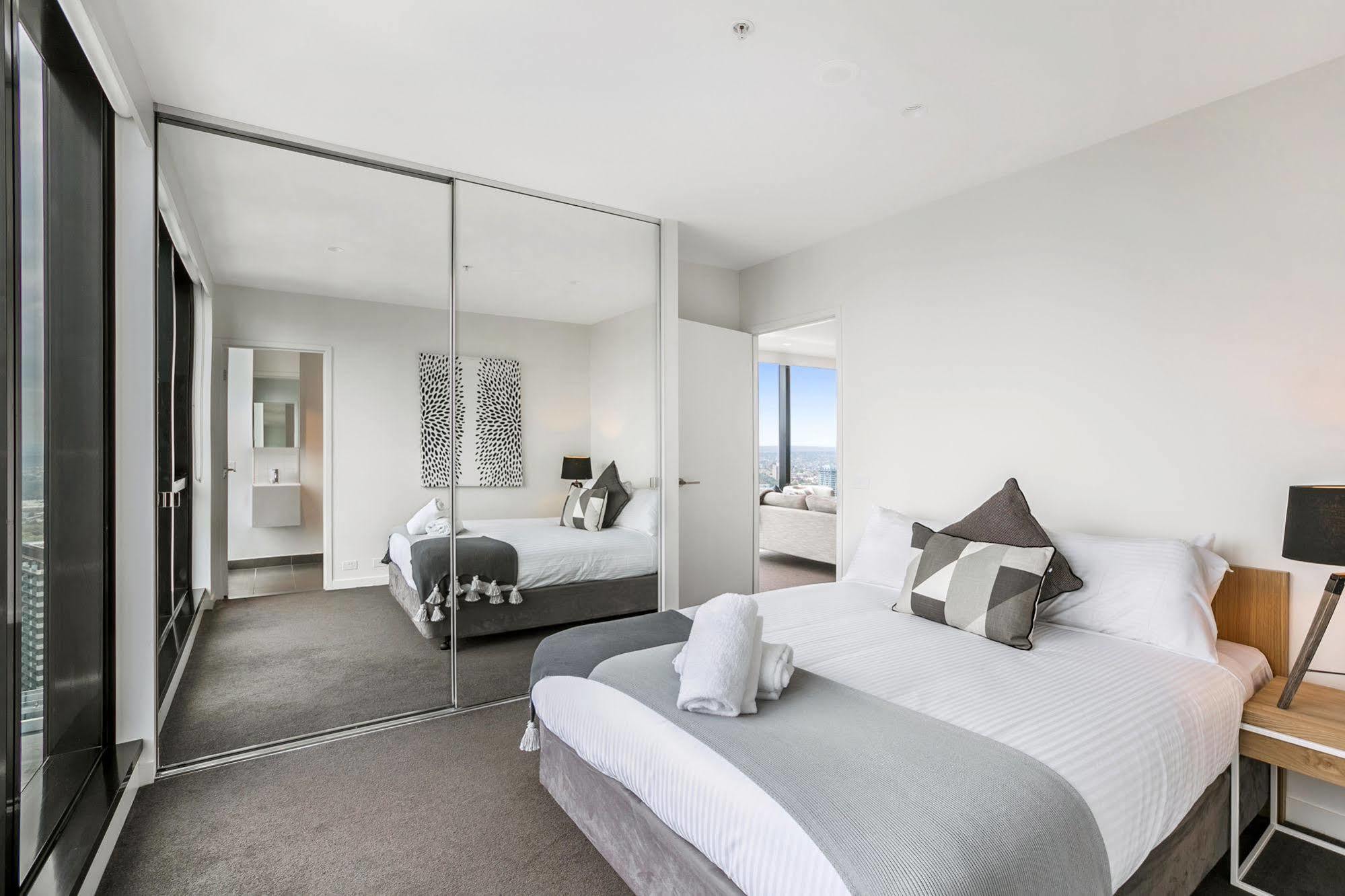 Serviced Apartments Melbourne - Platinum Exterior photo