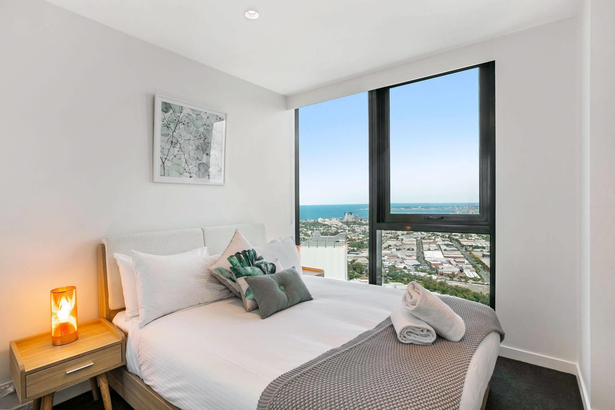 Serviced Apartments Melbourne - Platinum Exterior photo